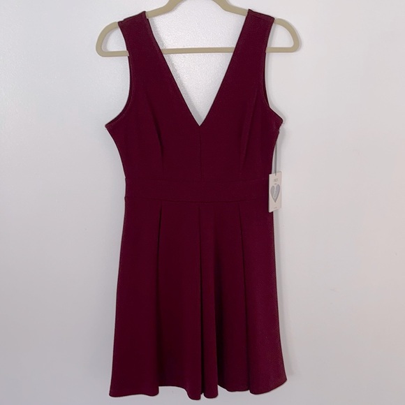 IRIS | Women’s Burgundy V Neck A Line Mini Dress Bow Detail On Back Size Large - Picture 4 of 10